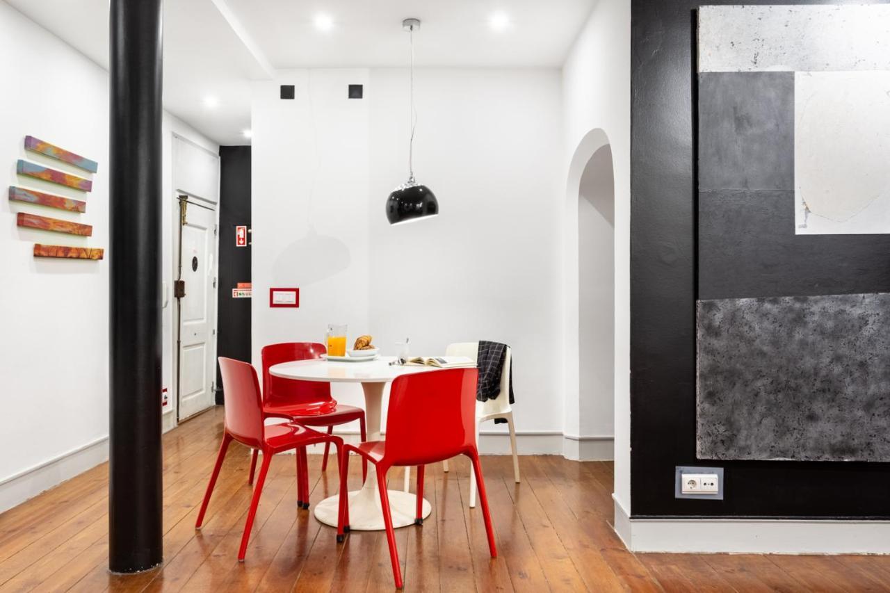 Joivy Bold And Colourful 1-bed Flat At The Heart Of Chiado, Nearby Carmo Convent Lisboa