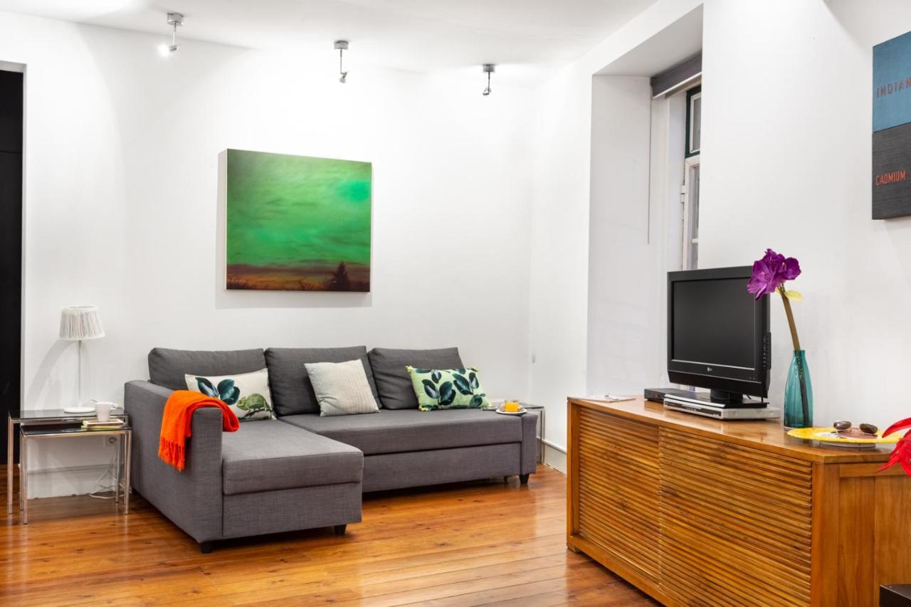 Apartamento Joivy Bold And Colourful 1-bed Flat At The Heart Of Chiado, Nearby Carmo Convent *