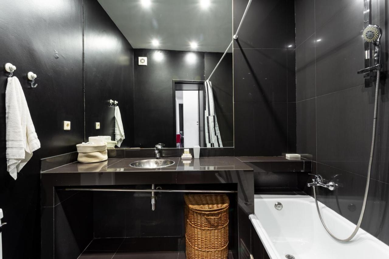 Joivy Bold And Colourful 1-bed Flat At The Heart Of Chiado, Nearby Carmo Convent Apartamento *
