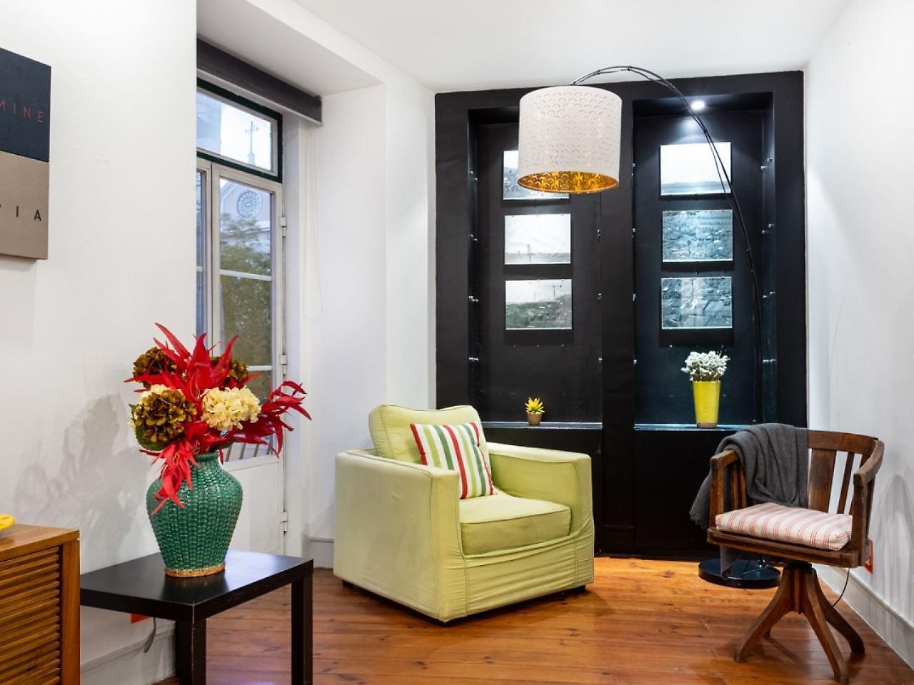 Apartamento Joivy Bold And Colourful 1-bed Flat At The Heart Of Chiado, Nearby Carmo Convent Lisboa