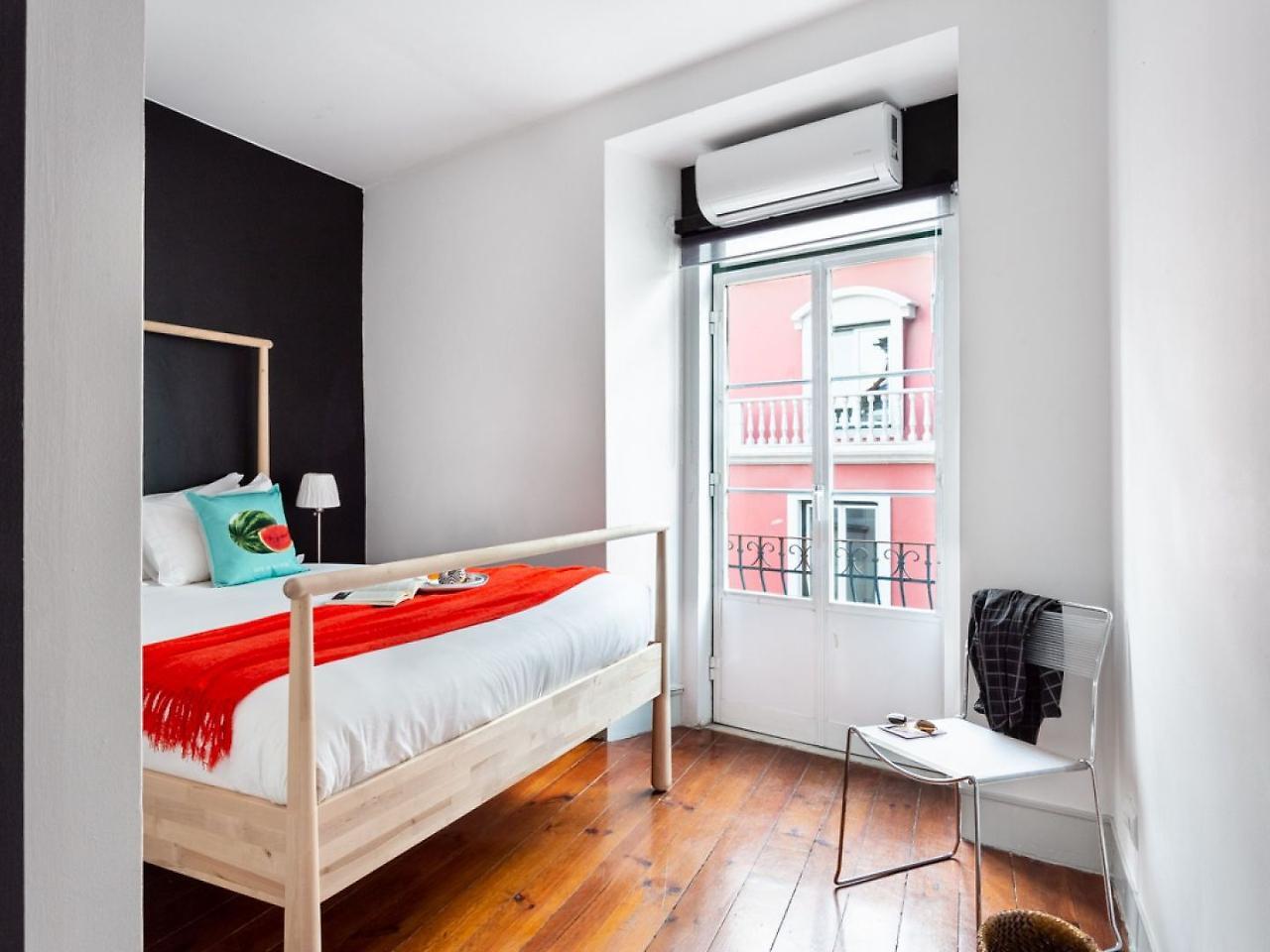 Apartamento Joivy Bold And Colourful 1-bed Flat At The Heart Of Chiado, Nearby Carmo Convent Lisboa