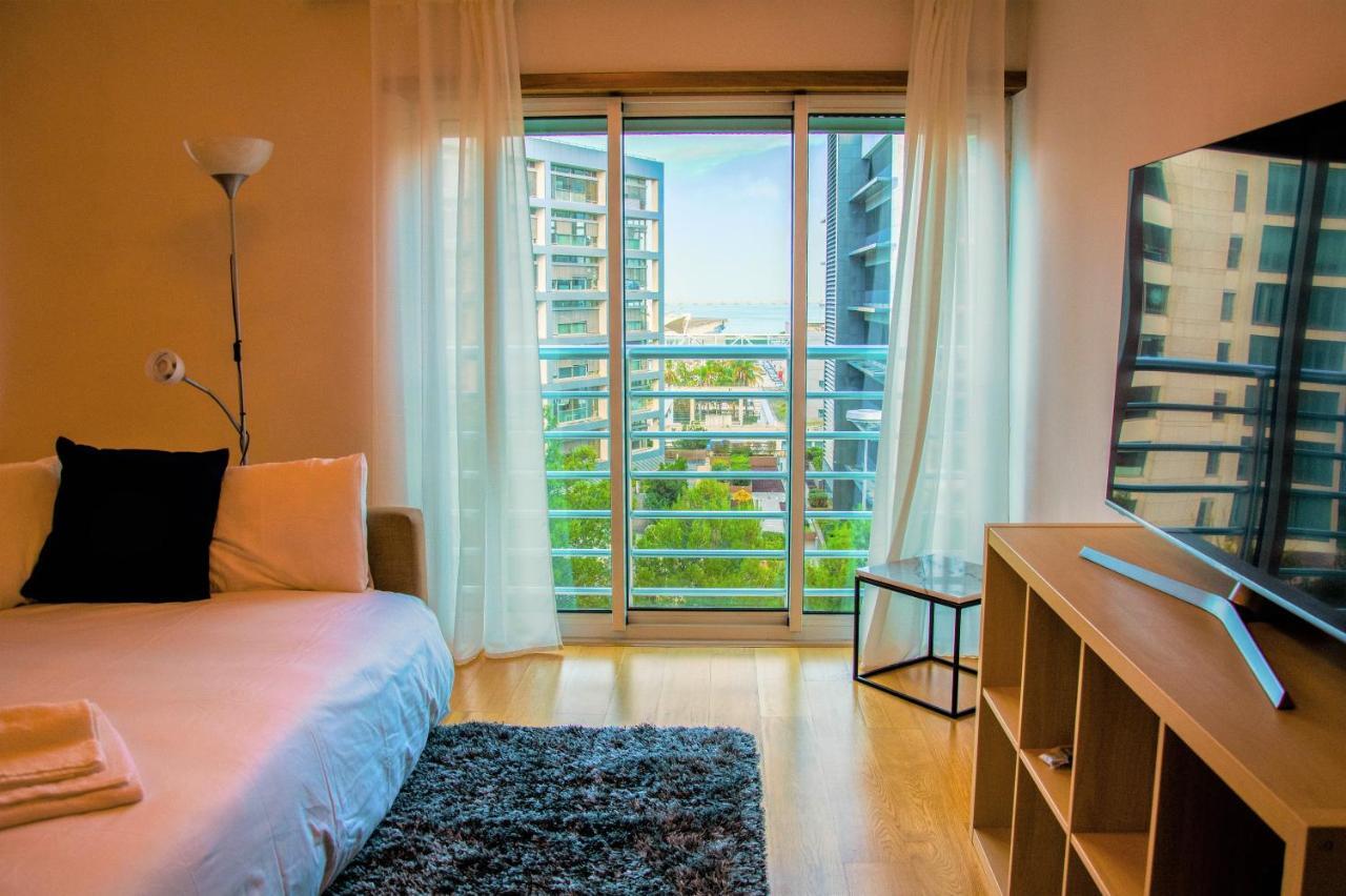 Orient - Modern, Spacious And Sunny! By The River! Lisboa