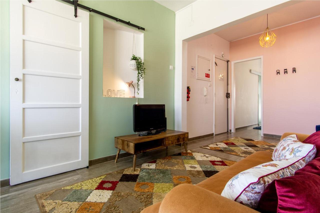 Apartamento Gaze Out At The In A Retro-chic Getaway Lisboa