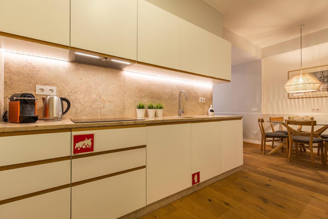 Upscale & Modern 2bdr