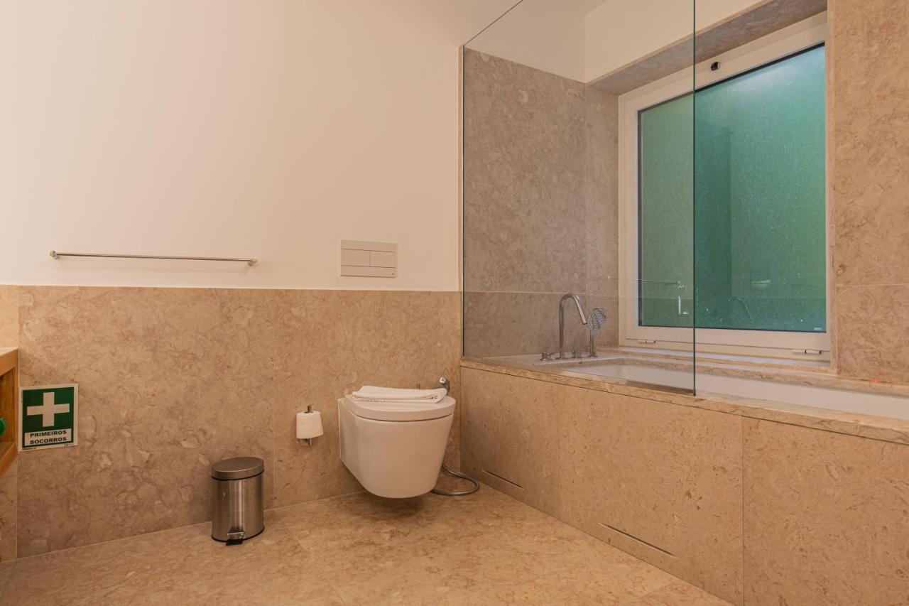 Upscale & Modern 2bdr *