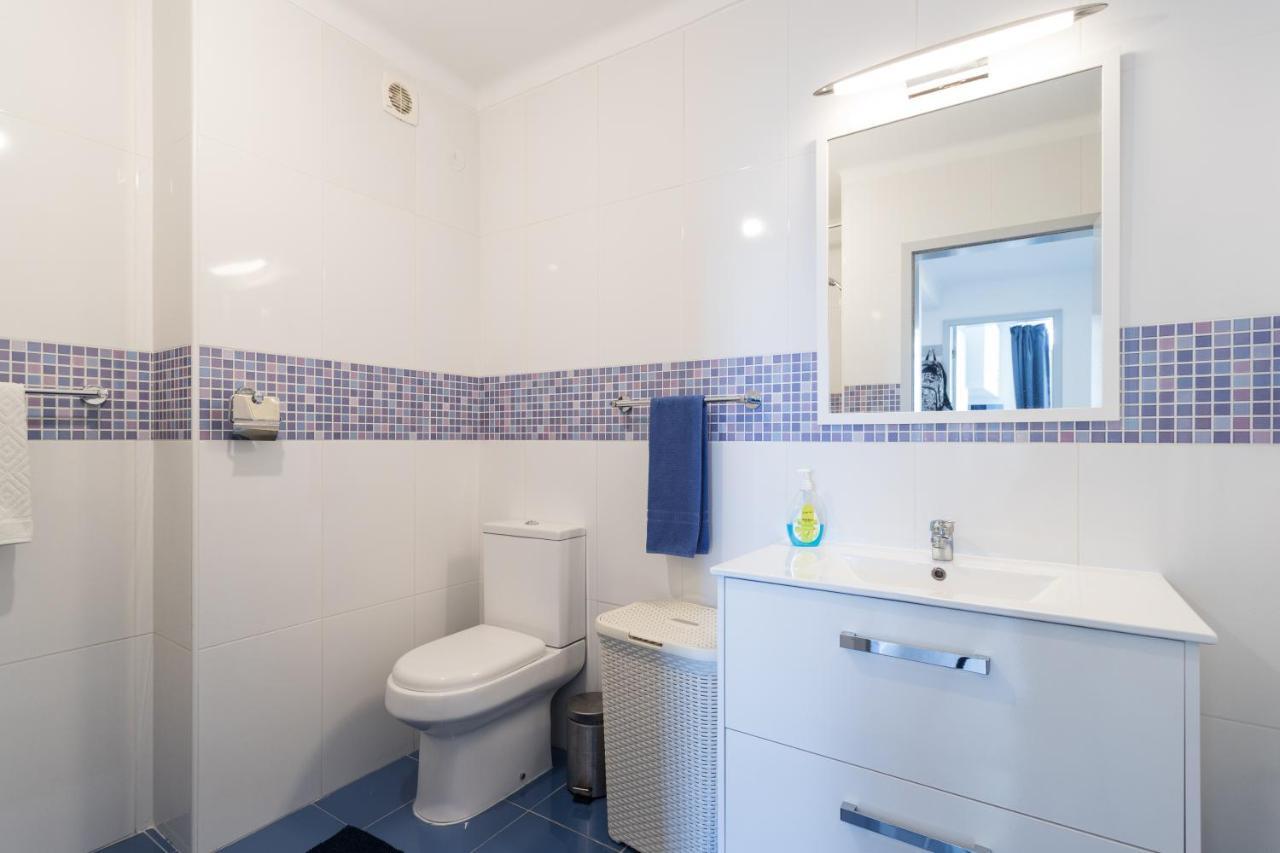 Parque Nacoes, Near Airport, Metro Station Apartamento