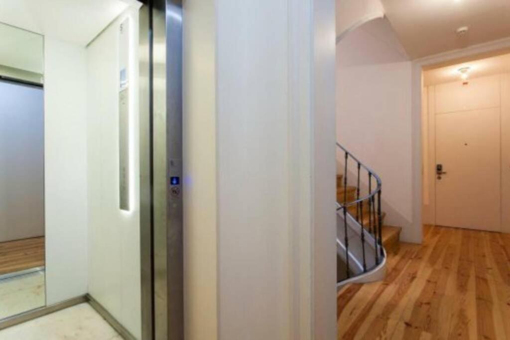Apartment Combro 77 Charming By Get Your