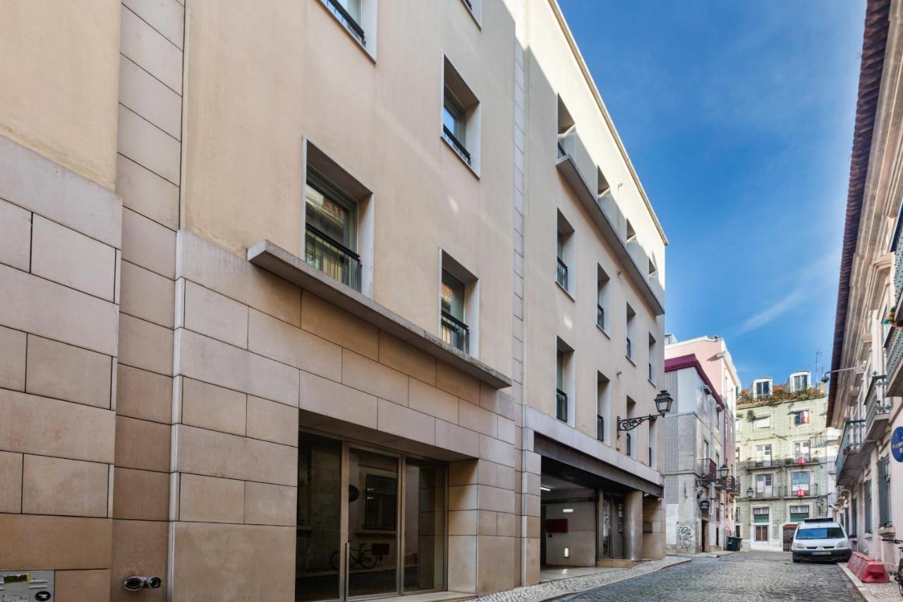 Beautiful 2 Bedroom In Bairro Alto Apartment *