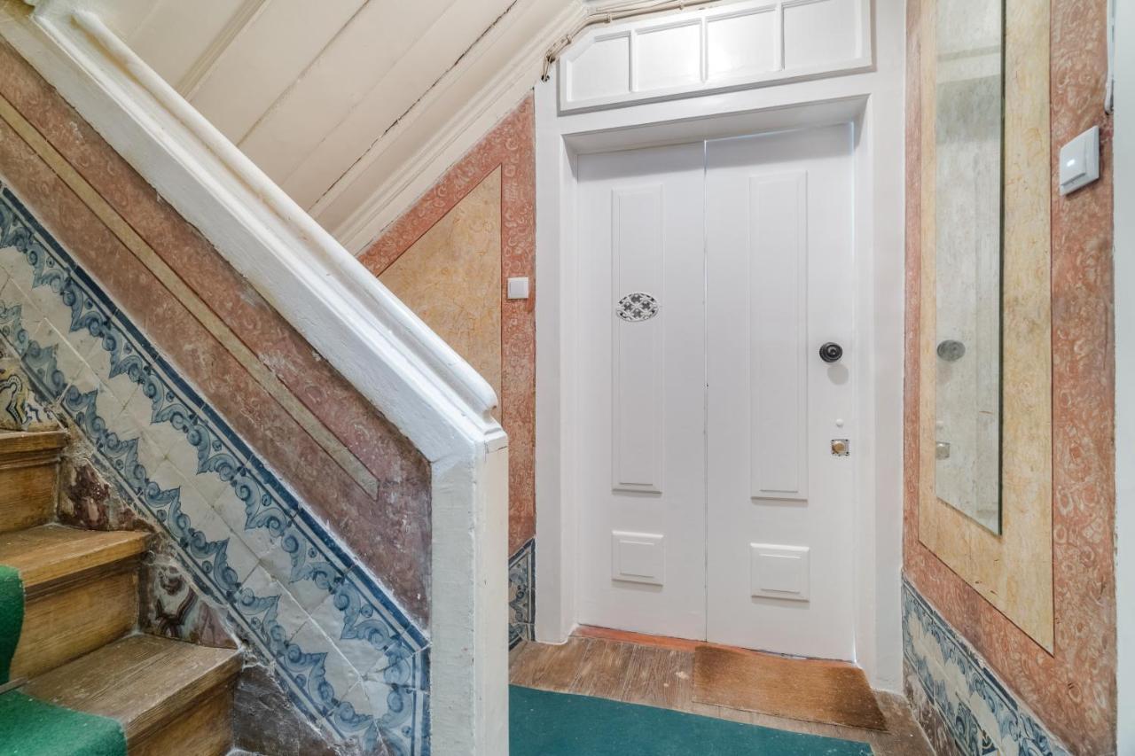 Apartment Casa Boma - Typical And Spacious - Lapa Ii Lisbon