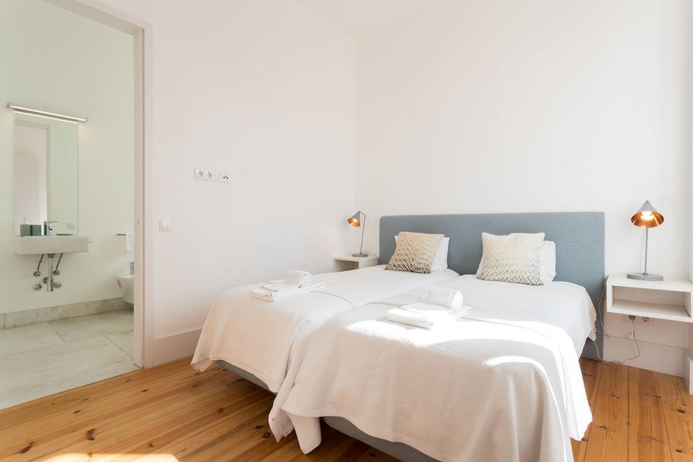 Chiado Cozy - By Lu Holidays Lisbon