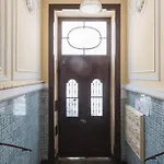 Sunny Terrace Apt, Close To Downtown! 2 Bedroom Flat
