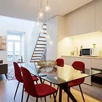 Crucifixo Downtown Terrance & Deluxe Apartment