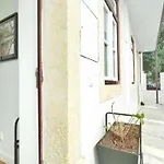 Vila Rosário 2 Lovely Apt with Private patio - by Homeful