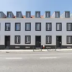 Lisbon Hill House - No. 599D