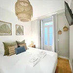 Vila Rosário 2 Lovely Apt with Private patio - by Homeful