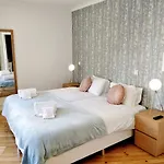 Cozy Avenida Guesthouse