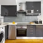 Whome Central 1-Bedroom Loft Perfect To Explore Lisbon