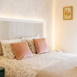 Romantic Downtown Room