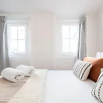 The White Suite Principe Real