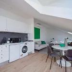 Stylish Lisbon Apartment Central