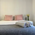 Quarto Com Wc Privativo Em Casa Partilhada