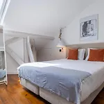 Charming 3Bdr Duplex In City Center By Lovelystay