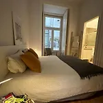 Quarto Com Wc Privativo Em Casa Partilhada