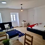 Helle Und Gemuetliche Wohnung Im Zentrum