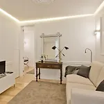 Bmyguest - Exclusive Downtown Apartment