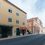 Moniz Studio Apartment - By Lu Holidays