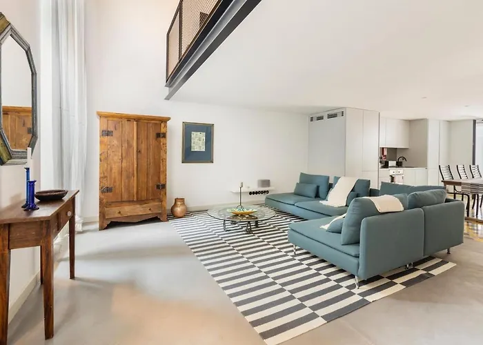 Majestic Apartment W/ Patio By Lovelystay