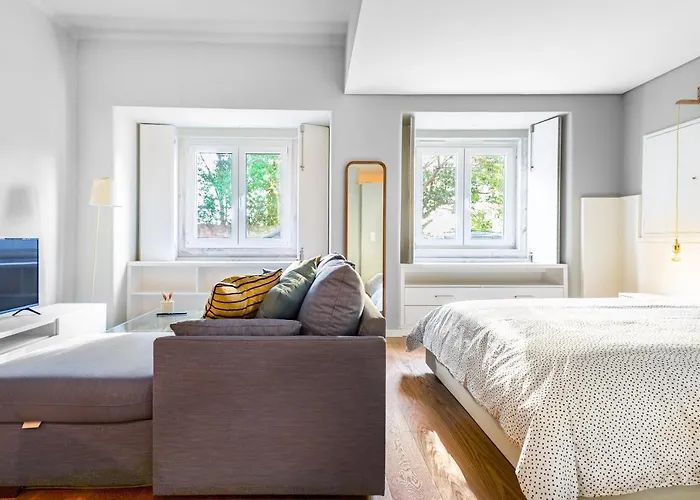 Charming Studio In Central Lisbon