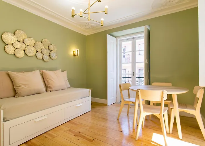 Historical Center, Large 2 Bedroom Apartment, Bright & Stylish