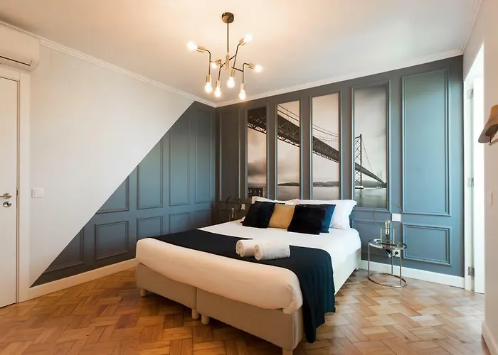 Lisbon Airport Charming Rooms