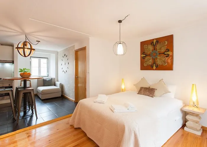 Moniz Studio Apartment - By Lu Holidays