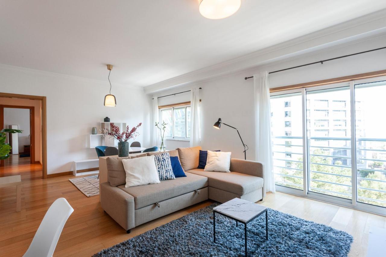 Apartamento Orient - Modern, Spacious And Sunny! By The River!