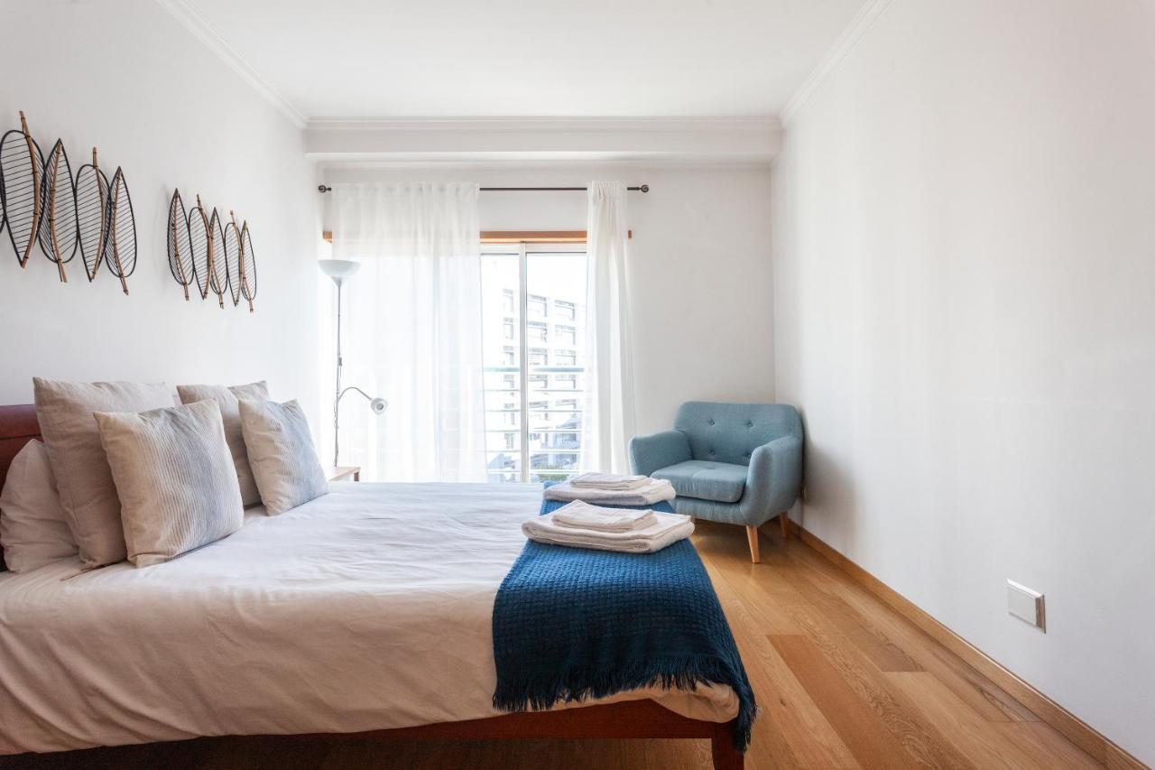 Apartamento Orient - Modern, Spacious And Sunny! By The River!