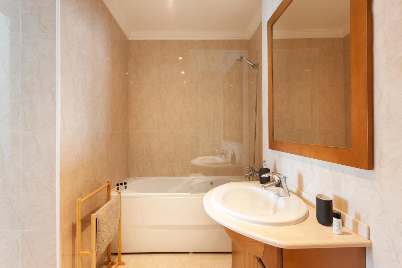 Apartamento Orient - Modern, Spacious And Sunny! By The River!