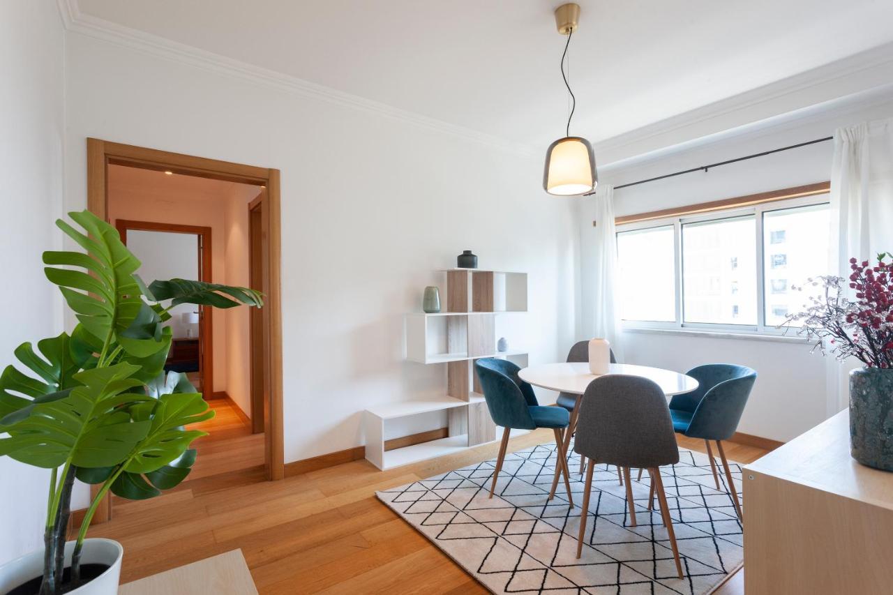 Orient - Modern, Spacious And Sunny! By The River! Lisboa