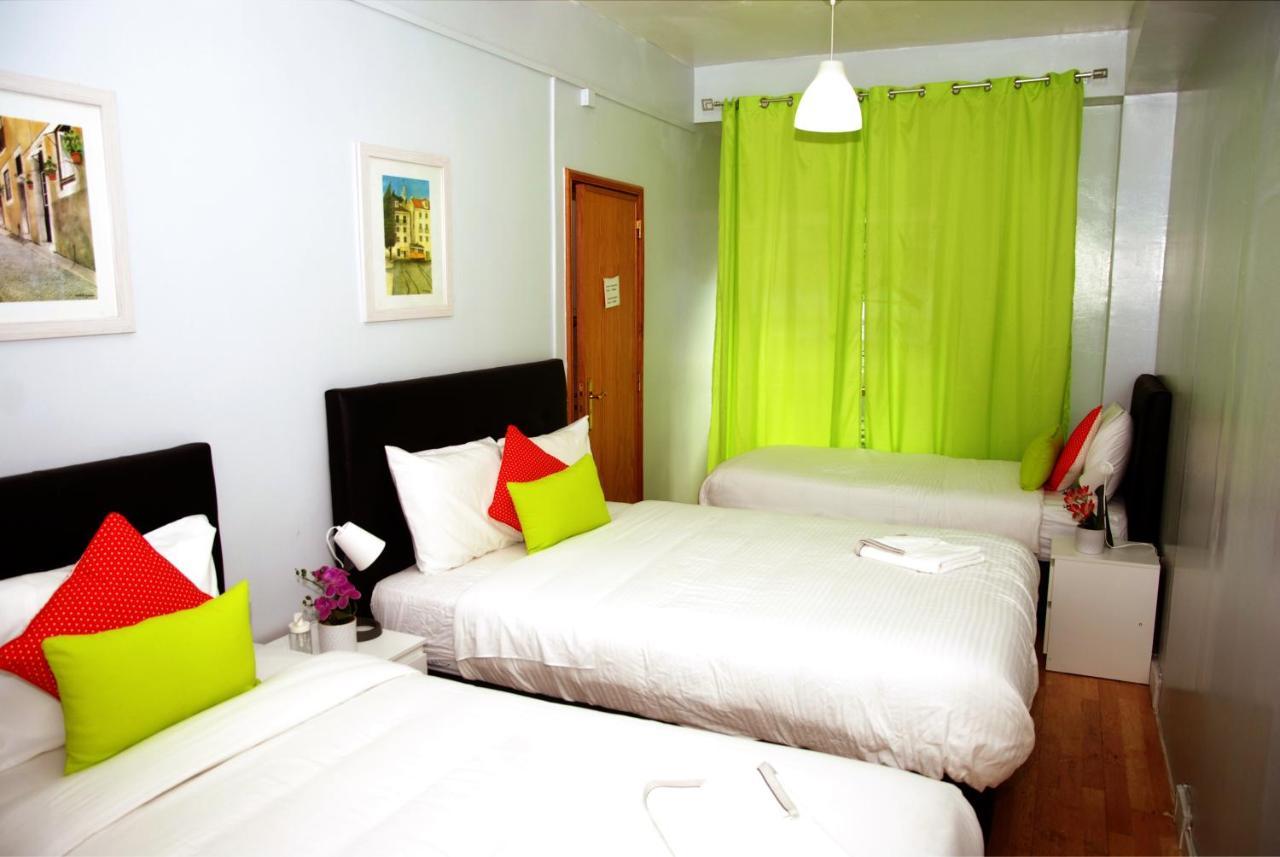 Do Castelo Hostal *