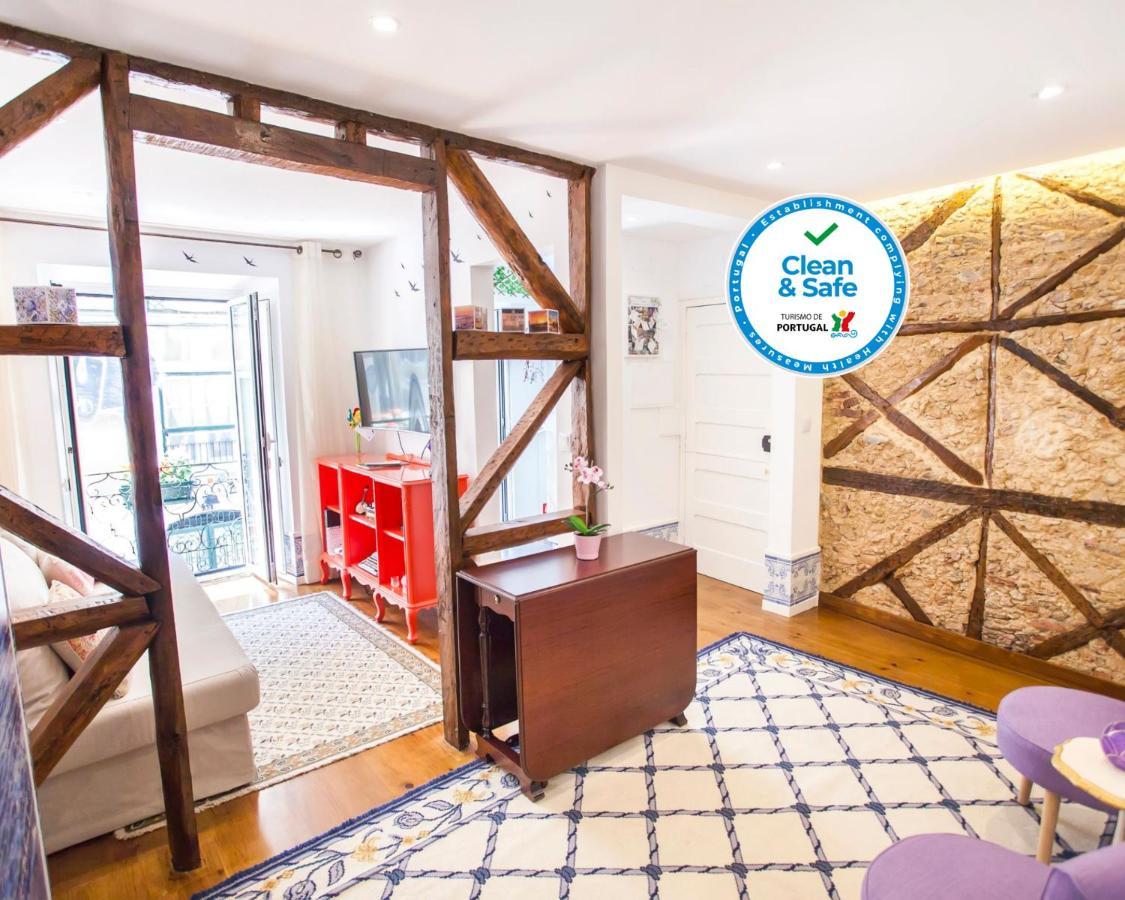 Typical Bairro Alto Apartamento *
