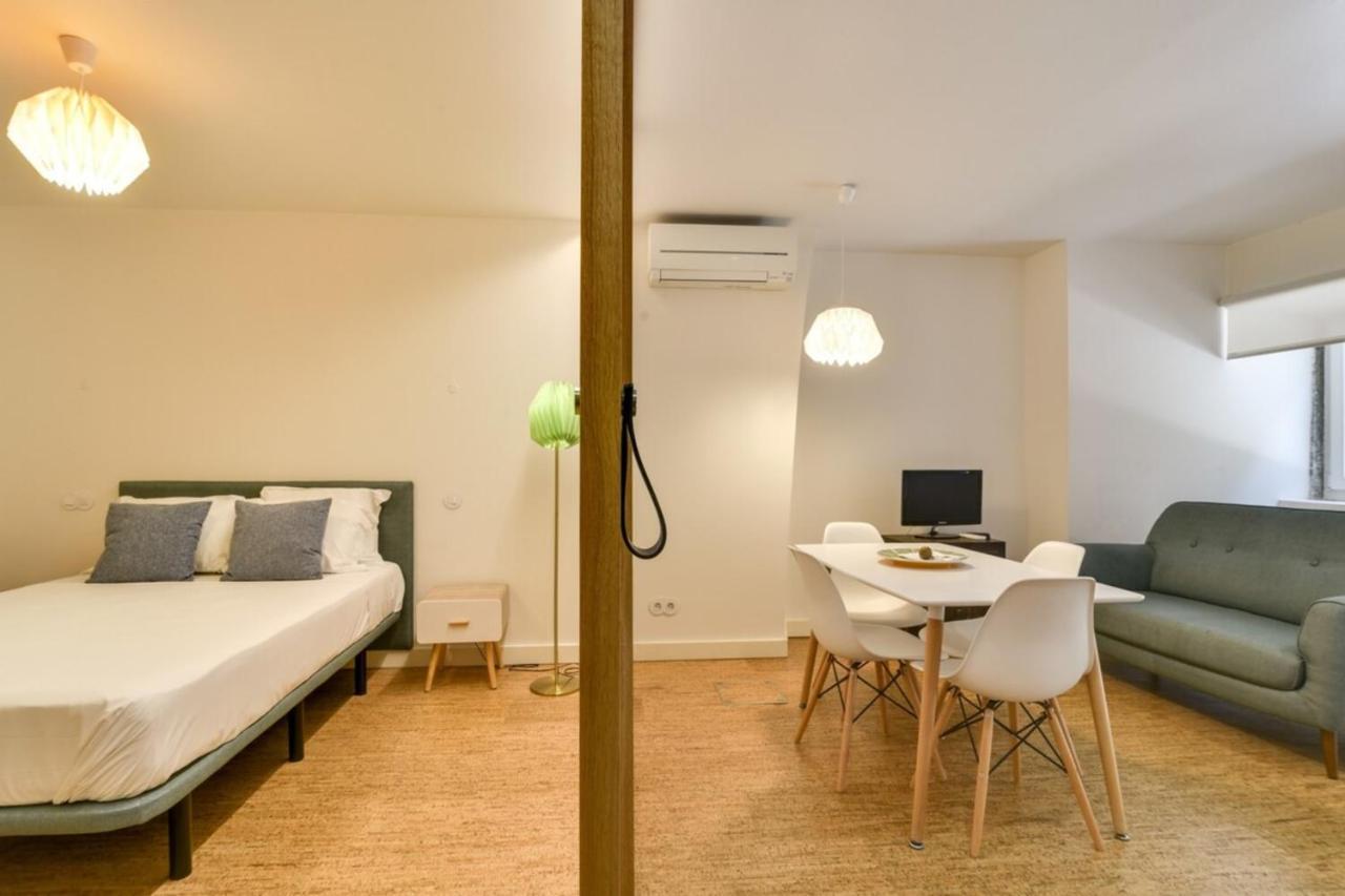 New With Easy Access In Traditional Area Apartment *
