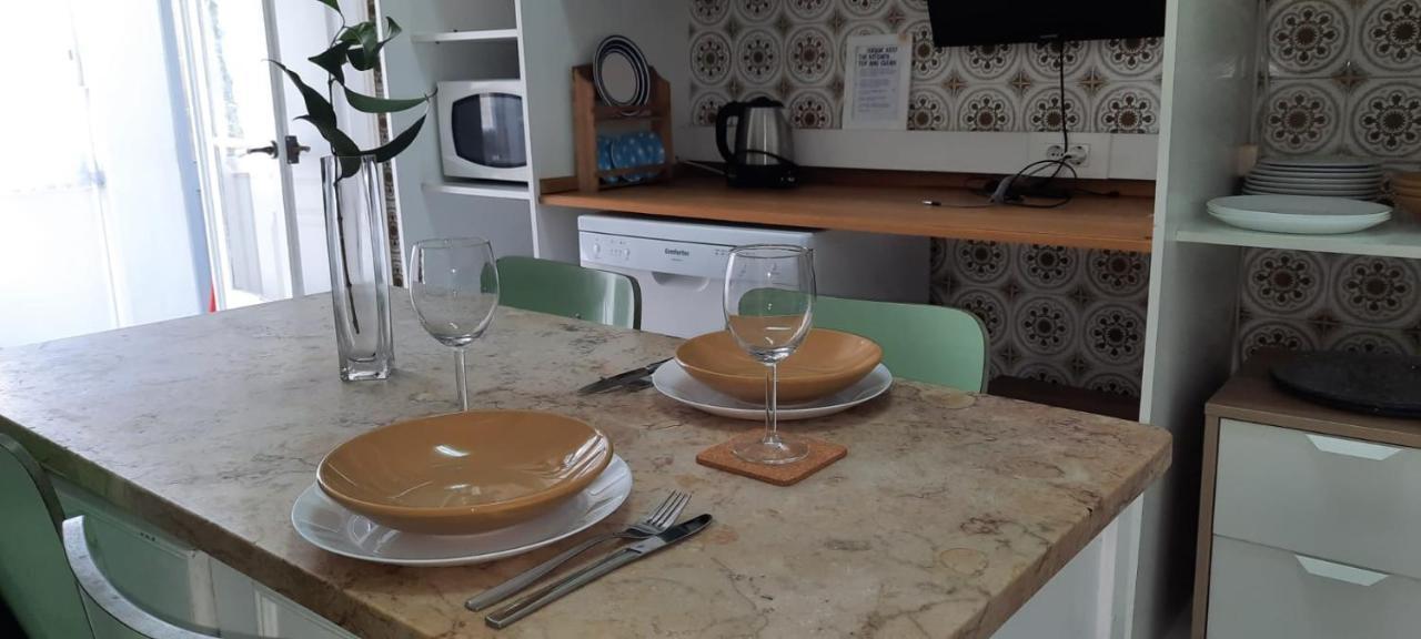 Sunny Terrace Apt, Close To Downtown! 2 Bedroom Flat Apartamento Lisboa