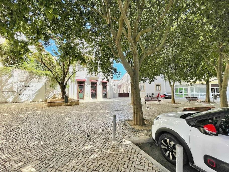Rosário 2 Lovely With Private Patio - By Homeful *