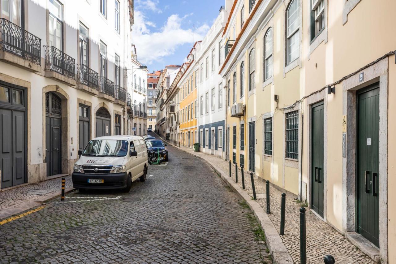 Chic Tailor Made Flat In Chiado * Lisboa