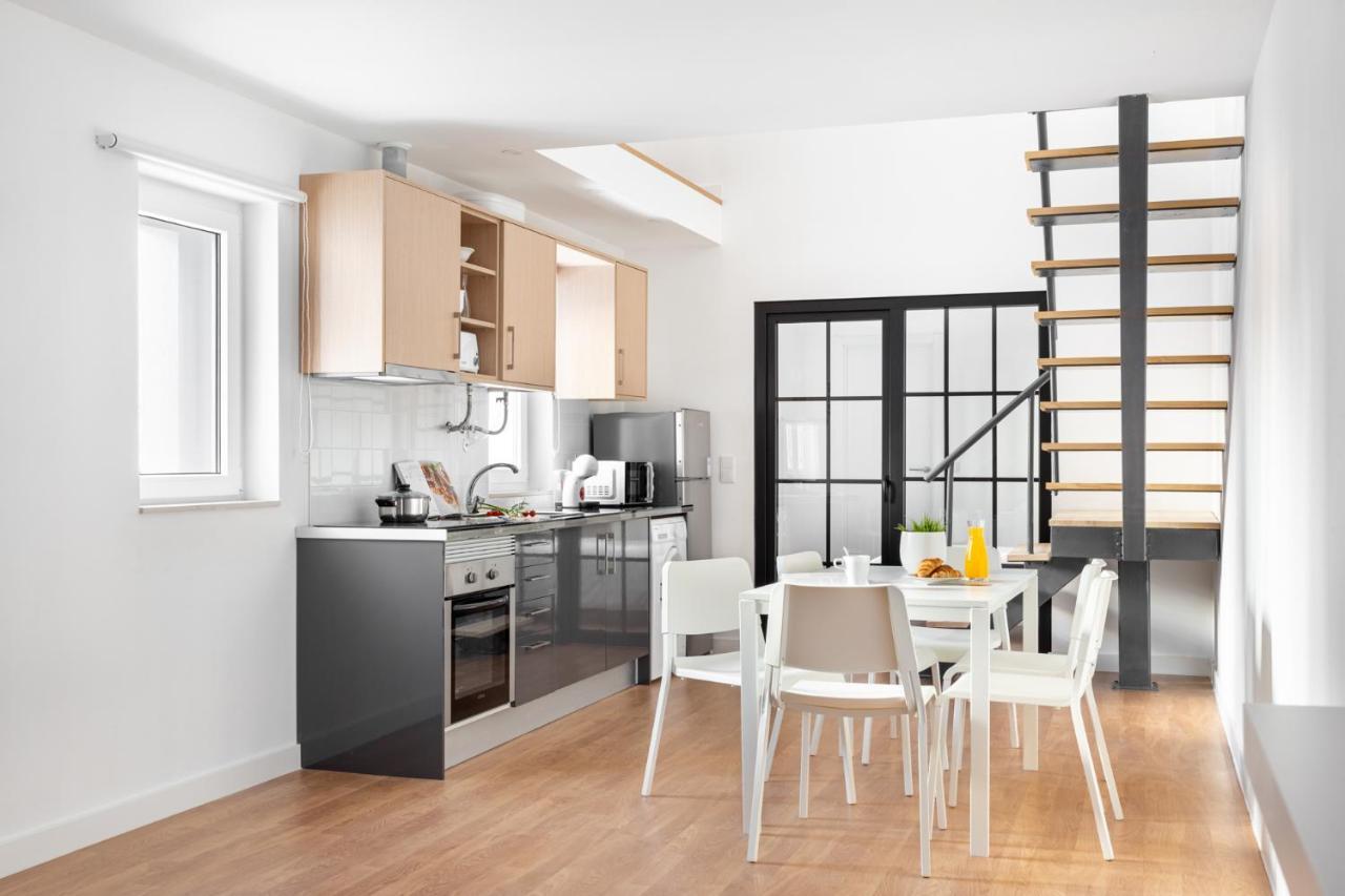Altido Stylish 2-level Flats Near Ajuda Palace