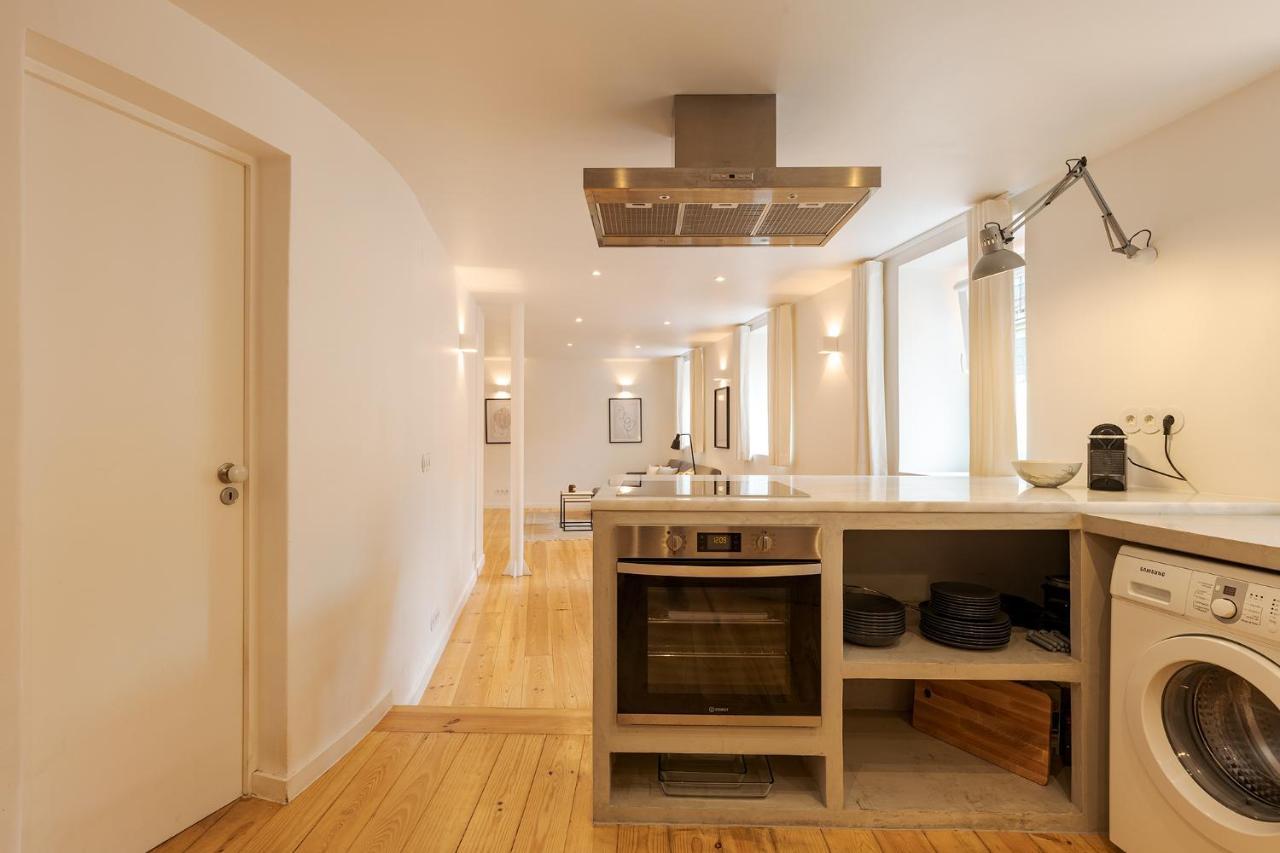 The Yellow House - Duplex With Local Charm *