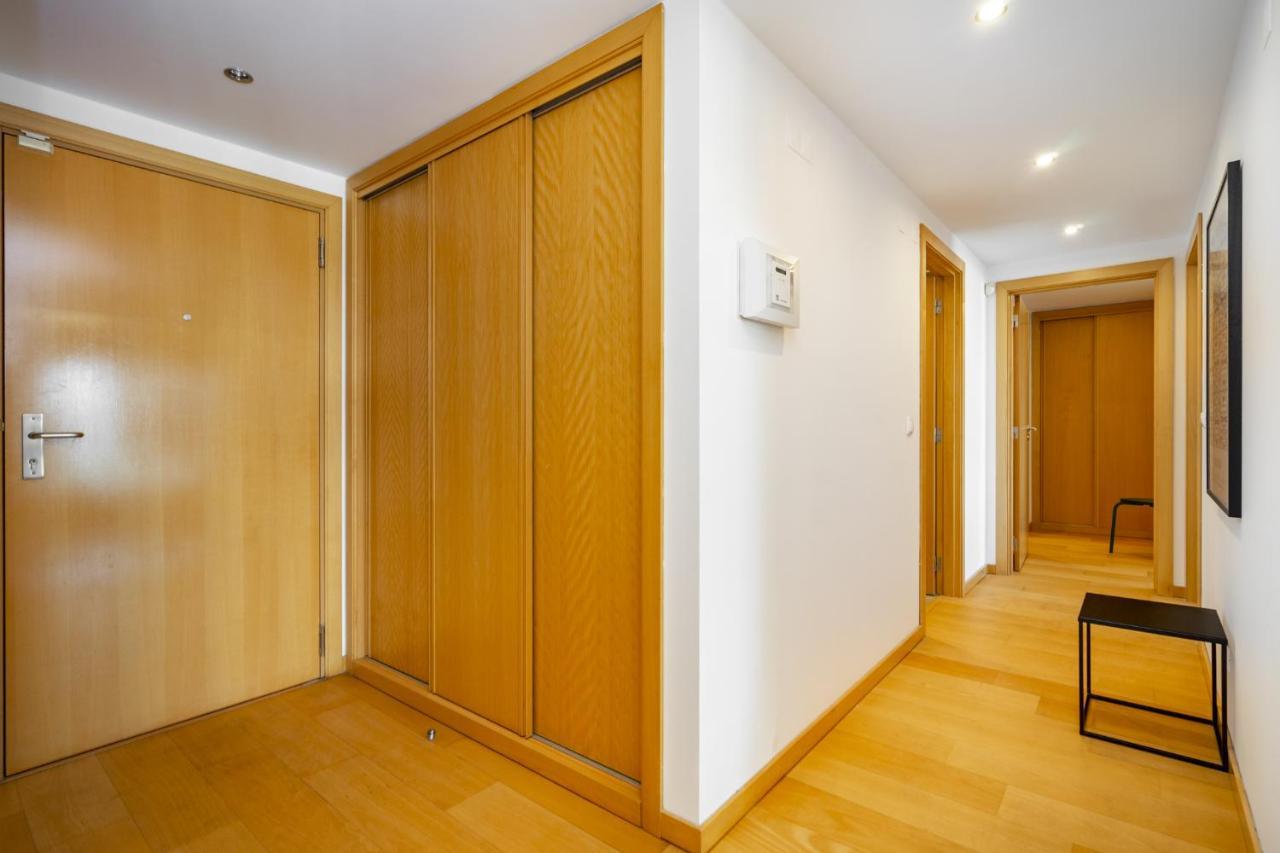 Whome Panoramic View With Elevator, Ac, Garage Perfect For Families & Business Travellers Lisboa