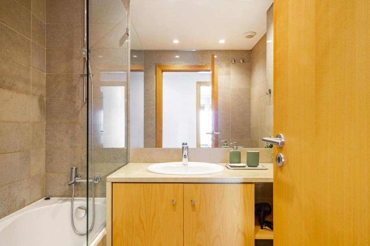 Whome Panoramic View With Elevator, Ac, Garage Perfect For Families & Business Travellers Lisboa