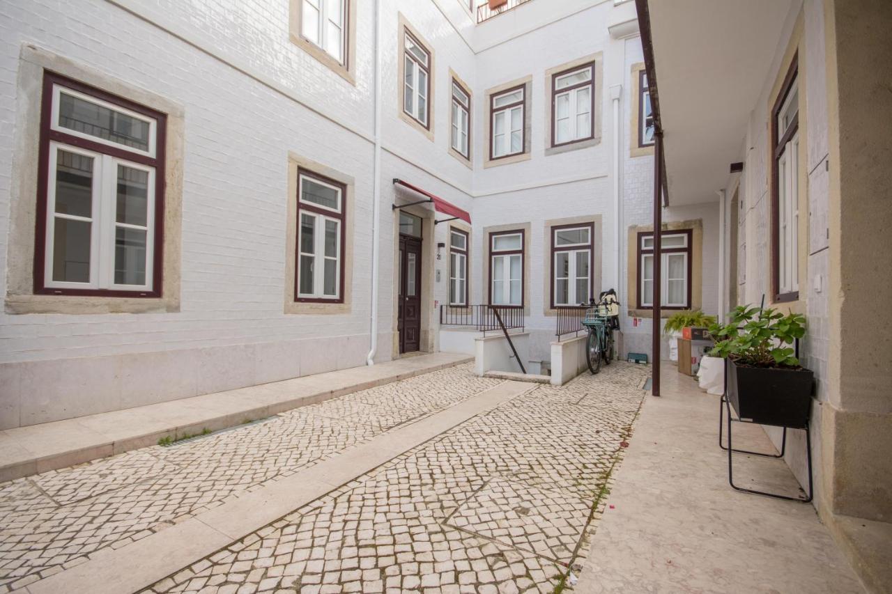Charming In Private At Graca Apartment Lisbon